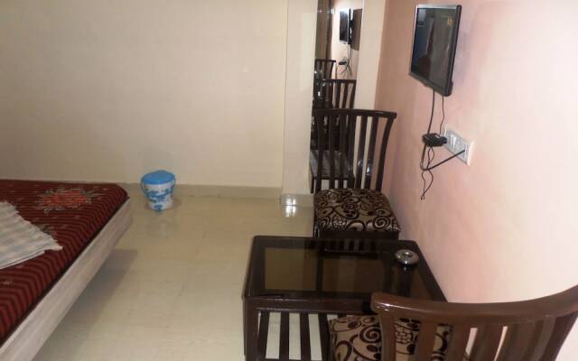 Riya Raj Hotel