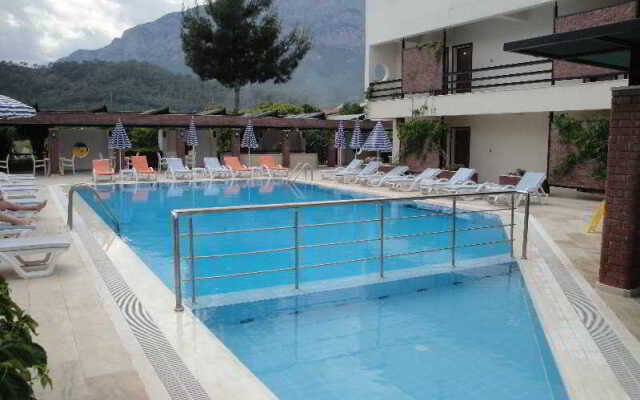 Feronia Hills Hotel