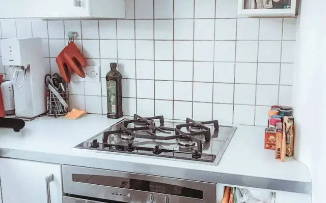 2 Bedroom Flat w Office in Tooting Broadway