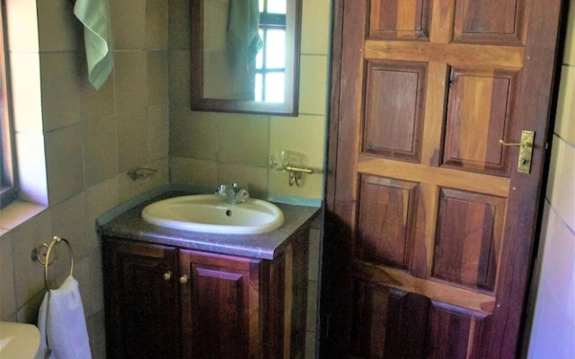 Double Lodge in Natural African Bush - 2112