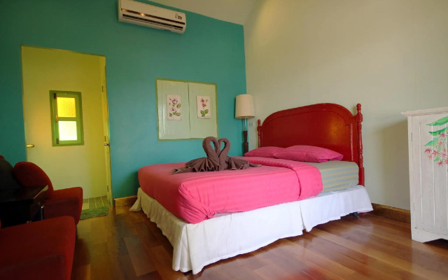 Baanrak Amphawa Homestay