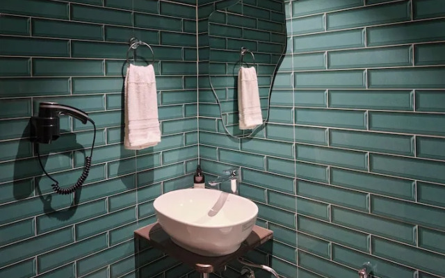 Minimalist - The Varanasi Edit