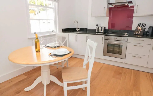 Apartment 2 @ 22 Foss Street