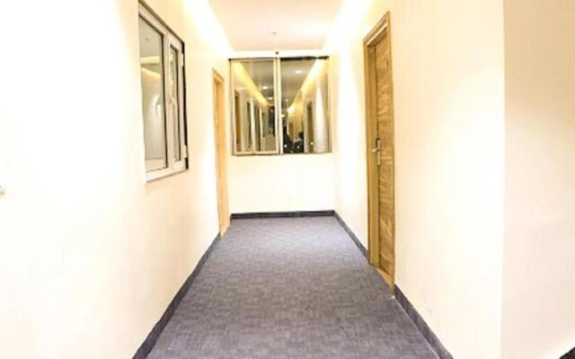 OYO Collection O 82503 Hotel Karma Inn