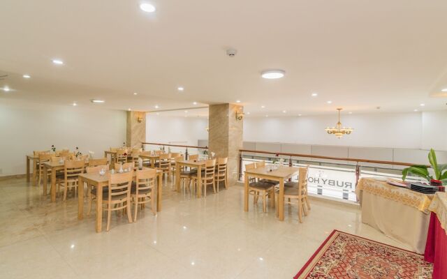 Ruby Hotel By OYO Rooms