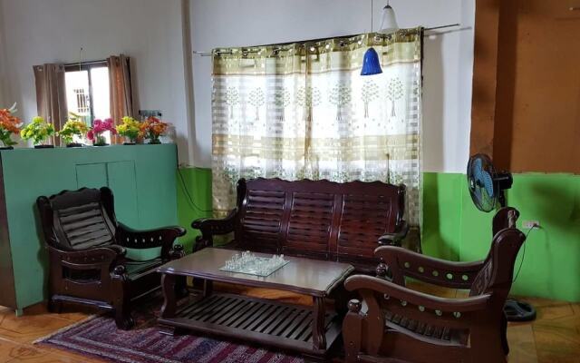Balai Flordeliza Guest House & Garden Cafe