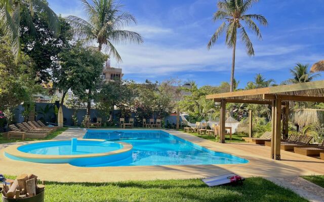 Straw Hat Surf Hostel