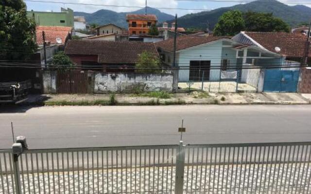 Ap 2 dorms no Centro de Ubatuba