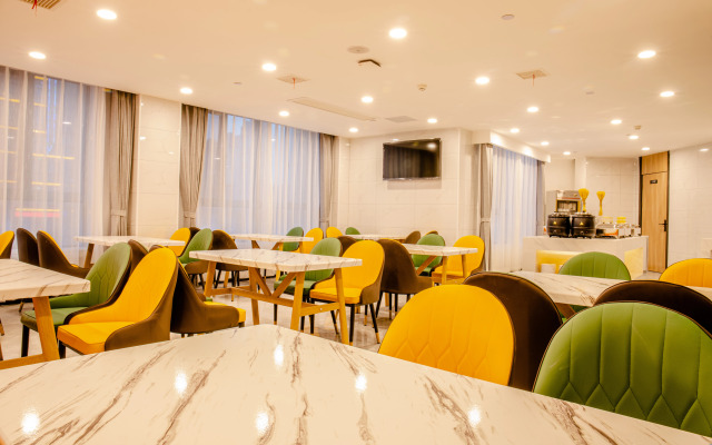 GreenTree Express Hotel (Fuyang Oriental Pearl)