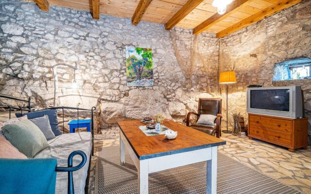 Stunning Home in Janjina With Wifi and 2 Bedrooms