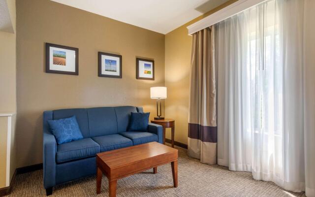 Comfort Inn and Suites Pittsburg