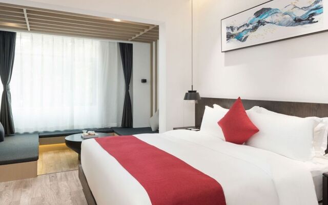 Huali Hotel