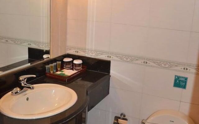 University Academic Exchange Hotel - Qingdao