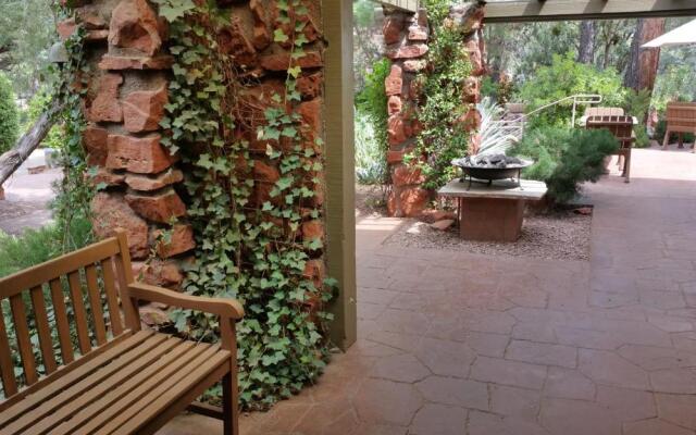 Lodge At Sedona