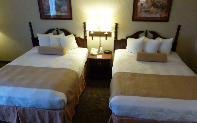 Holiday Inn Express & Suites Evansville North by IHG