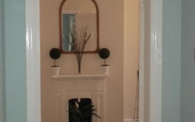 16B Sandy Lane