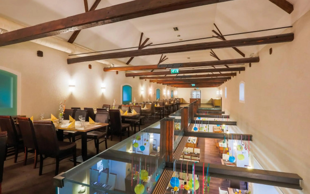 CE Plaza Hotel