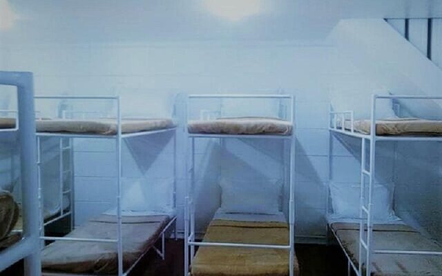 Bunks Makati - Hostel
