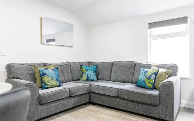 Lovely 2 Bedroom Apartment Near City Centre