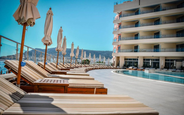 Konstantinos Palace