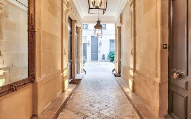 Love Nest in Saint Germain