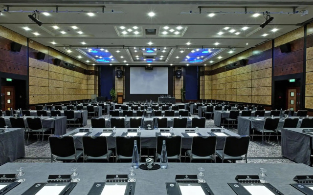 Leonardo Royal Hotel London City