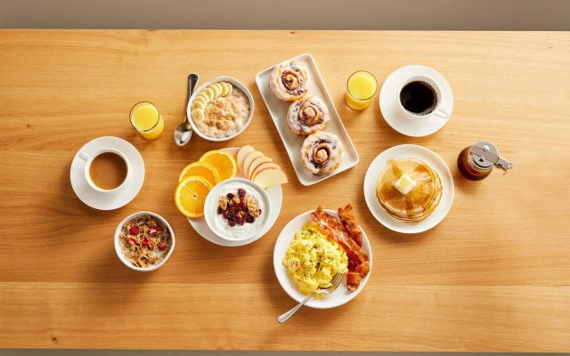 Holiday Inn Express & Suites Naples Downtown - 5th Avenue by IHG