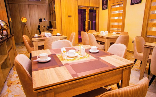 Greenview Hotel and Apartment