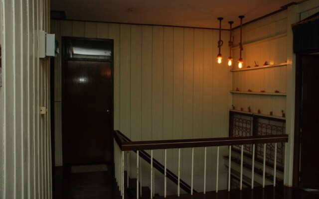 ME HUG Hostel&Restaurant