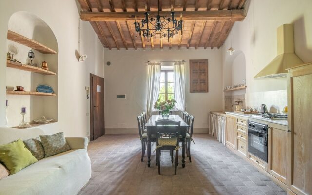 Alluring Apartment in Rapolano Terme with Swimming Pool