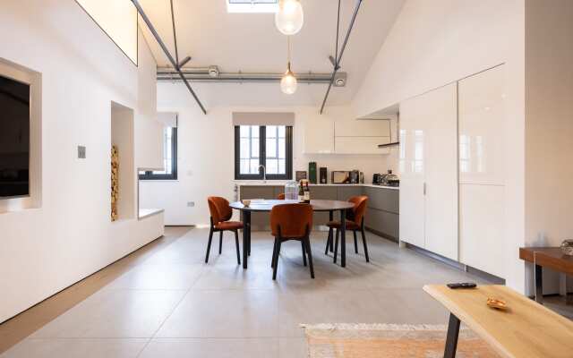 Contemporary One Bedroom Apartment - Borough