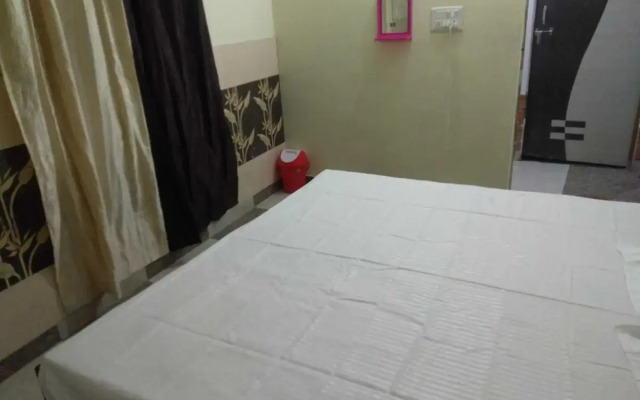 OYO 701211 Rock Star Hotel & Rooms