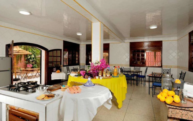 Lhostel
