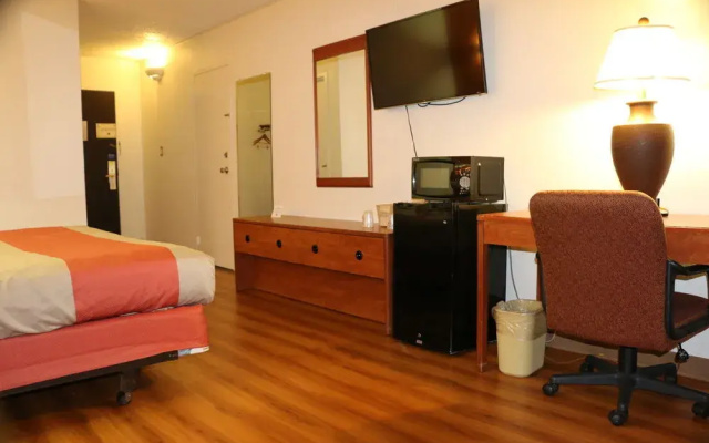 Motel 6 Tulsa Airport
