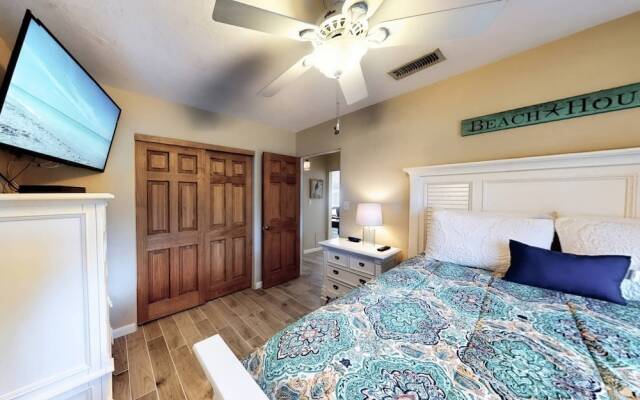 Peacock Bungalow - Left