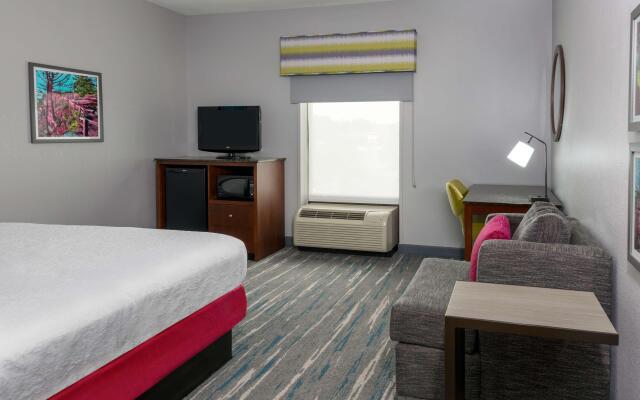 Hampton Inn & Suites Winston-Salem/University Area, NC