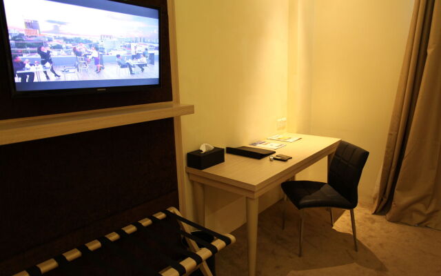 W Three Premier Hotel Lagaligo