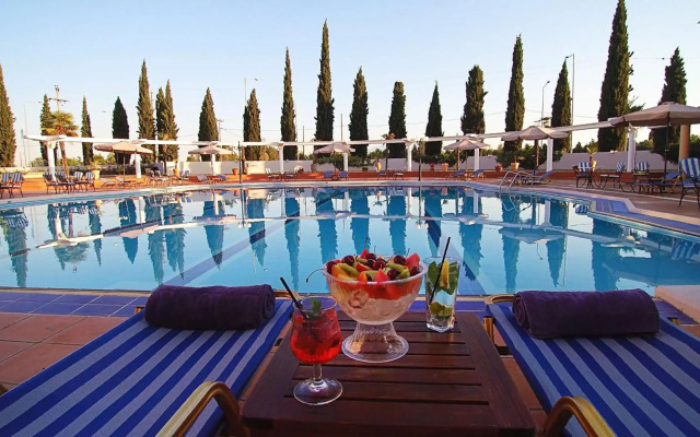 Kouros Hotel