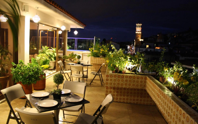Hotel Porto Allegro - Near Malecon