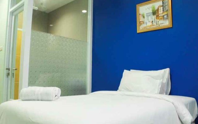 Studio Room at Way Seputih Residence near Taman Anggrek by Travelio – Guest Rooms – Jakarta