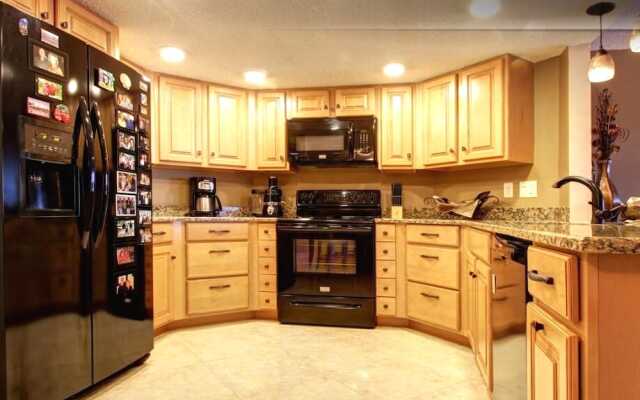 Beach Palms 402