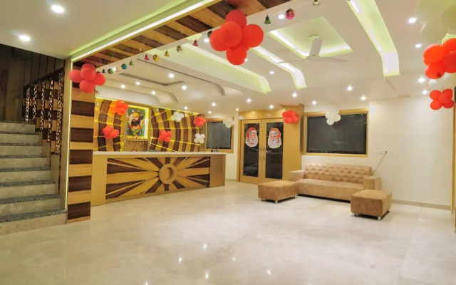 FabHotel Raj Palace
