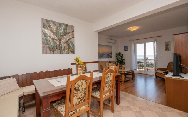 Nice Home in Makarska With Wifi and 3 Bedrooms