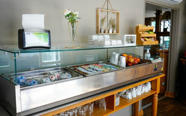 Brit Hotel Essentiel Reims Taissy