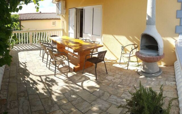 Beautiful 3-bed Apartment With big Terasse in Nin