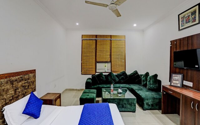 Roomshala 020 Hotel Black Stone