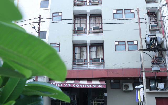 Hotel V. S. Continental — Λάκναου