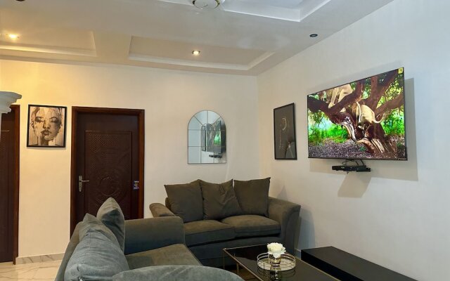 Star Light Apt #3 - The Retreat Apartments