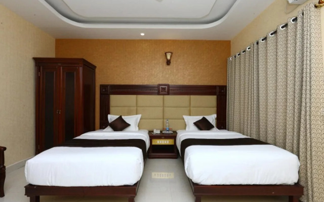 RB Grand Residency by OYO Rooms