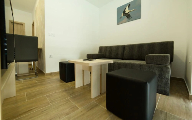 Apartmaji Banonia Stork Flight